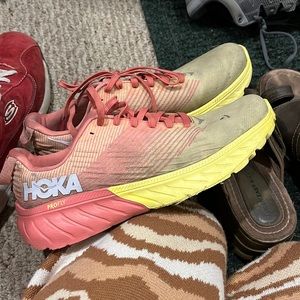 Hokas sneakers